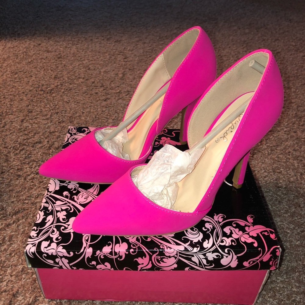 NWT size 6 1/2 Qupid Hot pink D’orsay pumps